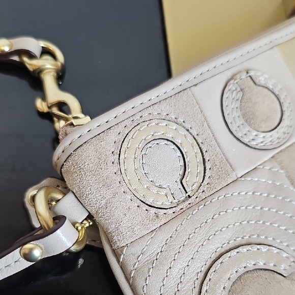 Coach Beige and Cream Wristlet Clutch Leather And Suede EUC - Picture 10 of 10